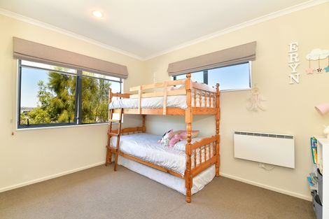 Photo of property in 88a Brian Crescent, Stanmore Bay, Whangaparaoa, 0932