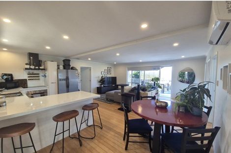 Photo of property in 832 Whangaparaoa Road, Manly, Whangaparaoa, 0930