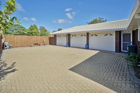 Photo of property in 16 Randell Place, Te Puke, 3119