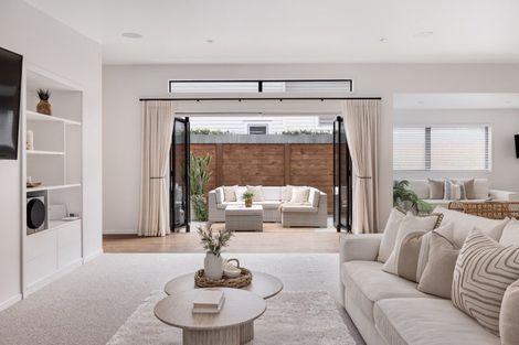 Photo of property in 33 Coast Boulevard, Papamoa Beach, Papamoa, 3118