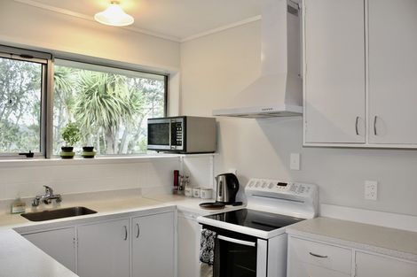 Photo of property in 2/70 Kaurilands Road, Titirangi, Auckland, 0604