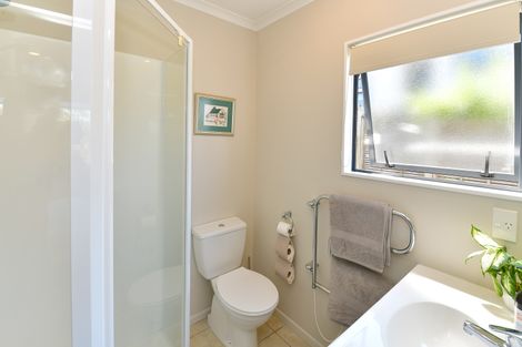 Photo of property in 88a Brian Crescent, Stanmore Bay, Whangaparaoa, 0932
