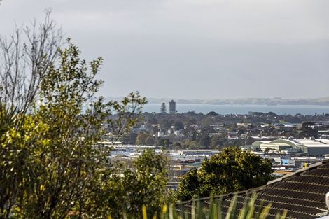 Photo of property in 2/9 Cashmere Place, Glenfield, Auckland, 0629