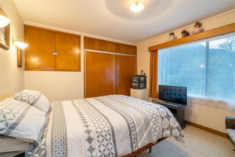 Photo of property in 30 Village Loop Road, Waipori Falls, Outram, 9073