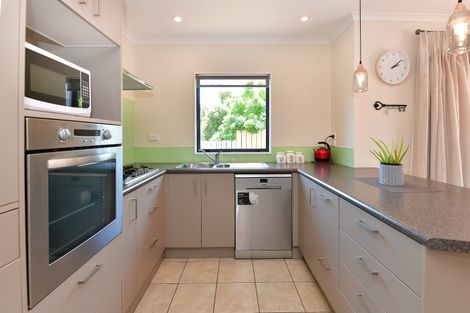 Photo of property in 88a Brian Crescent, Stanmore Bay, Whangaparaoa, 0932