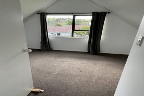 Photo of property in 2/92 Moore Street, Hillcrest, Auckland, 0627