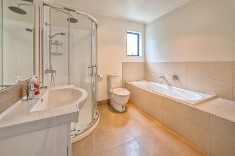 Photo of property in 51 Saralee Drive, Manurewa, Auckland, 2105