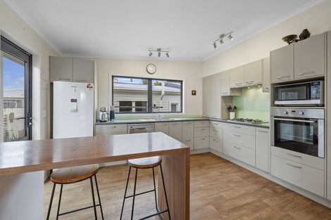 Photo of property in 2a Atkinson Street, Waitara, 4320