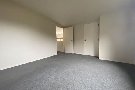 Photo of property in 2 Stella Grove, Newlands, Wellington, 6037