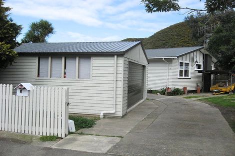 Photo of property in 31 Parenga Street, Wainuiomata, Lower Hutt, 5014