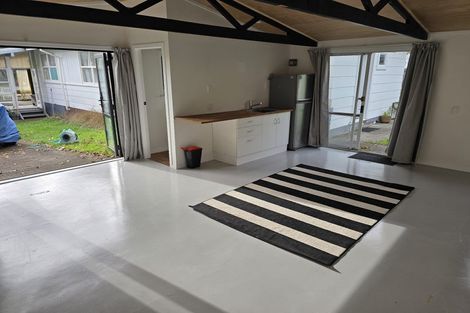 Photo of property in 11 Dellwood Avenue, Henderson, Auckland, 0612