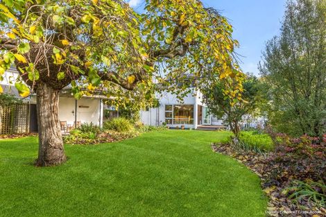 Photo of property in 6 Awatea Terrace, Hokowhitu, Palmerston North, 4410