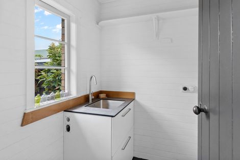 Photo of property in 5 Ridout Street, Maeroa, Hamilton, 3200