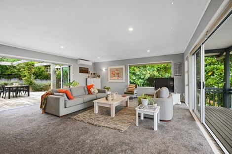 Photo of property in 4 Claude Road, Stanmore Bay, Whangaparaoa, 0932