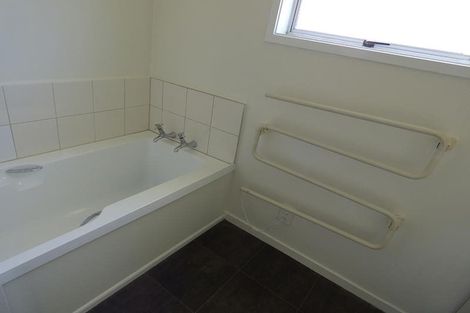 Photo of property in 18 Stoll Place, Clendon Park, Auckland, 2103