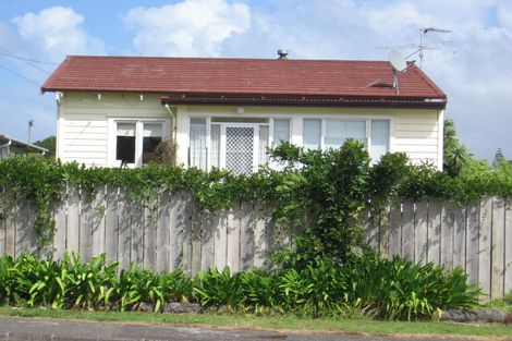 Photo of property in 32 St Leonards Road, Kelston, Auckland, 0602
