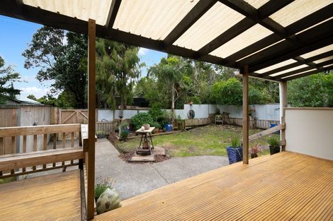 Photo of property in 36 Turanga Road, Henderson Valley, Auckland, 0612