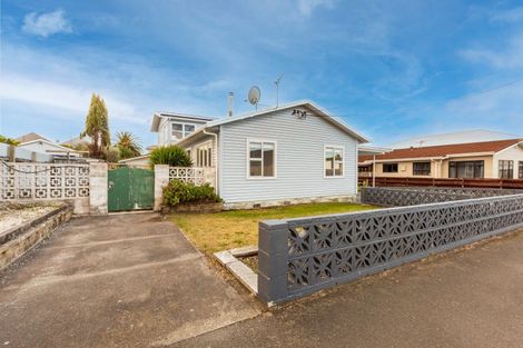Photo of property in 1/11 Meeanee Quay, Westshore, Napier, 4110