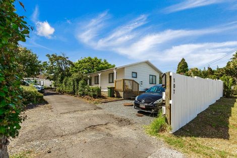 Photo of property in 107 Te Atatu Road, Te Atatu South, Auckland, 0610