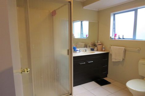 Photo of property in 1b Picasso Drive, West Harbour, Auckland, 0618