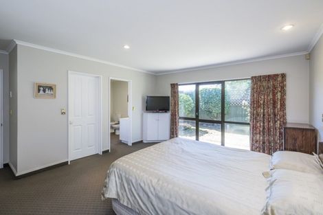 Photo of property in 42 Cedar Drive, Paraparaumu Beach, Paraparaumu, 5032