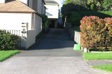 Photo of property in 2/1 Te Akau Crescent, Bucklands Beach, Auckland, 2012