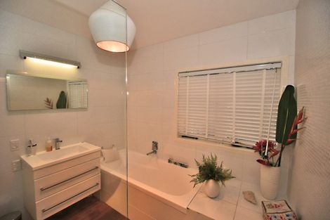 Photo of property in 12 Kendale Drive, Leigh, 0985