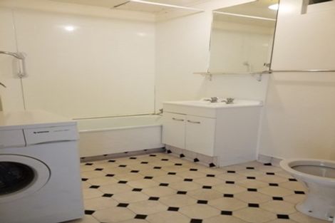 Photo of property in Churchill Flats, 213 The Terrace, Wellington Central, Wellington, 6011