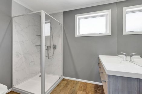 Photo of property in 132 Govett Avenue, Frankleigh Park, New Plymouth, 4310