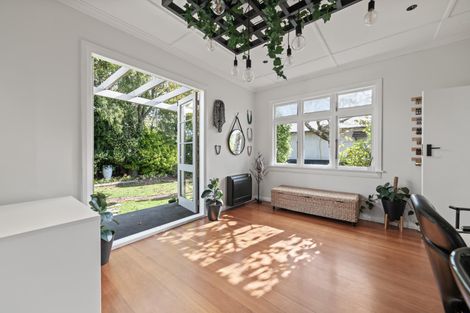 Photo of property in 27 Union Street, Hokowhitu, Palmerston North, 4410