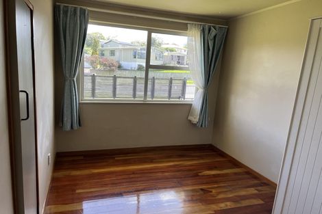 Photo of property in 41 Thornlow Street, Glendene, Auckland, 0602