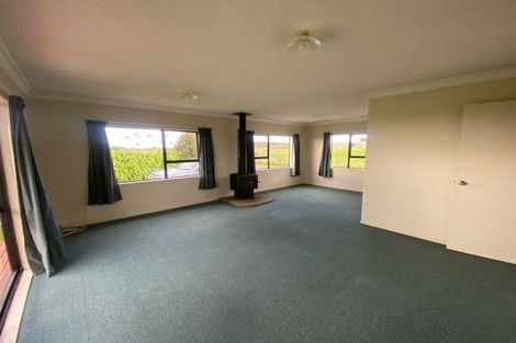 Photo of property in 627 South Road, Omata, New Plymouth, 4374