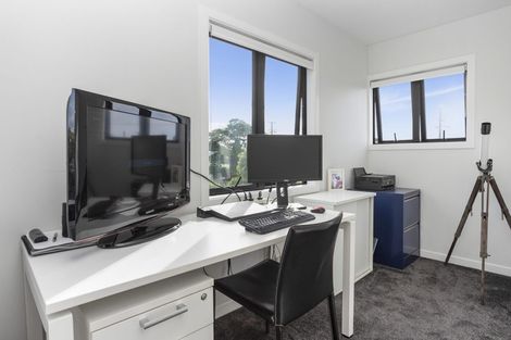 Photo of property in 18 House Avenue, Mangere Bridge, Auckland, 2022