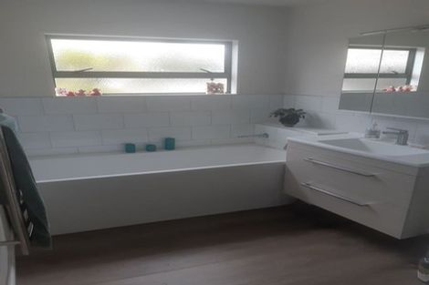 Photo of property in 21 Rutherford Drive, Waikanae Beach, Waikanae, 5036