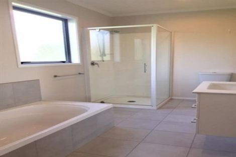 Photo of property in 11 Hutchinsons Road, Bucklands Beach, Auckland, 2014