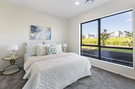 Photo of property in 17 Emerald Avenue, Rosehill, Papakura, 2113