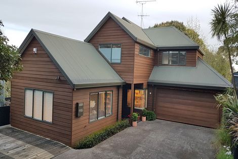 Photo of property in 2/7a Paparoa Road, Cockle Bay, Auckland, 2014