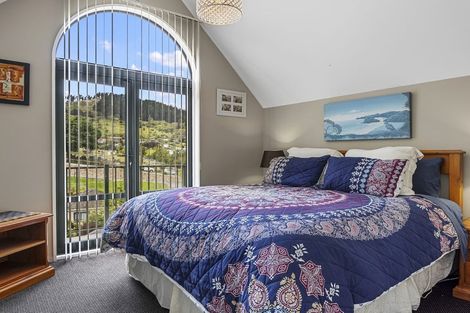 Photo of property in 24 Cornwall Road, Lyttelton, 8082