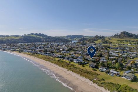 Photo of property in 14 Endeavour Place, Cooks Beach, Whitianga, 3591