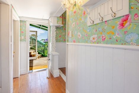 Photo of property in 42 Cameron Road, Bluff Hill, Napier, 4110