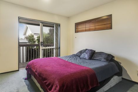 Photo of property in 74 Roberton Road, Avondale, Auckland, 1026