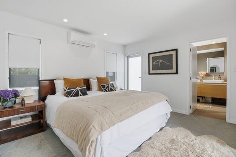 Photo of property in 57 Wainui Avenue, Point Chevalier, Auckland, 1022