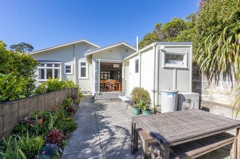 Photo of property in 16 Butt Street, Brooklyn, Wellington, 6021