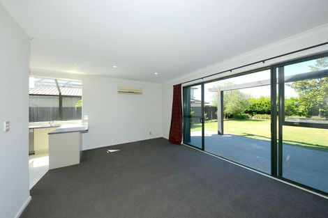 Photo of property in 3 Bottle Lake Drive, Parklands, Christchurch, 8083