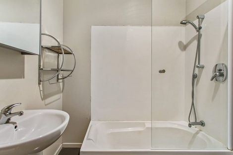 Photo of property in 64 Albionvale Road, Glen Eden, Auckland, 0602