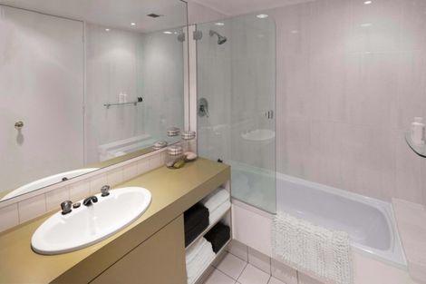 Photo of property in Highwic, 5/32 Hobson Street, Thorndon, Wellington, 6011