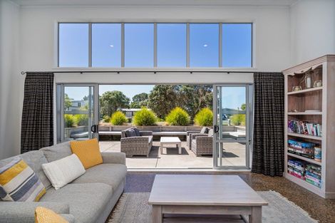 Photo of property in 113 Sands Crescent, Matarangi, Whitianga, 3592