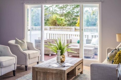 Photo of property in 54 Glen Road, Ranui, Auckland, 0612