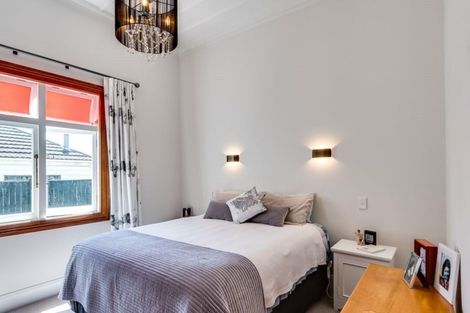 Photo of property in 7a Bay View Road, Bluff Hill, Napier, 4110