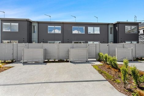 Photo of property in 3 Park Green Avenue, Rosehill, Papakura, 2113